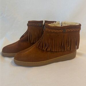 Minnetonka Women's Moccasins Sz 9 Fringed Brown Suede Side Zip Indie Cabincore